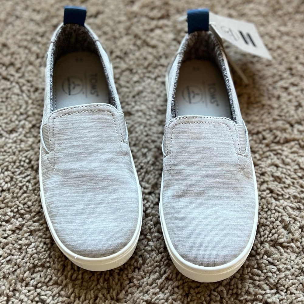 TOMS kids sneaker, size 2